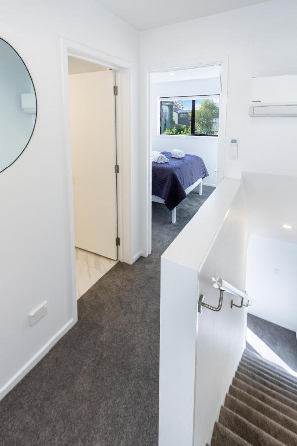 Central City Awaits 2 Bed 2 Bath With Carpark Крайстчърч Екстериор снимка