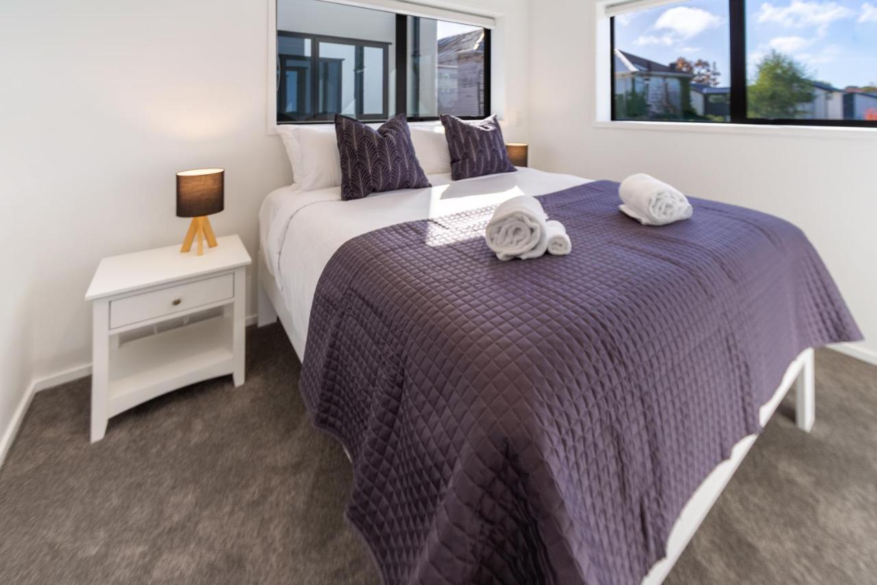 Central City Awaits 2 Bed 2 Bath With Carpark Крайстчърч Екстериор снимка