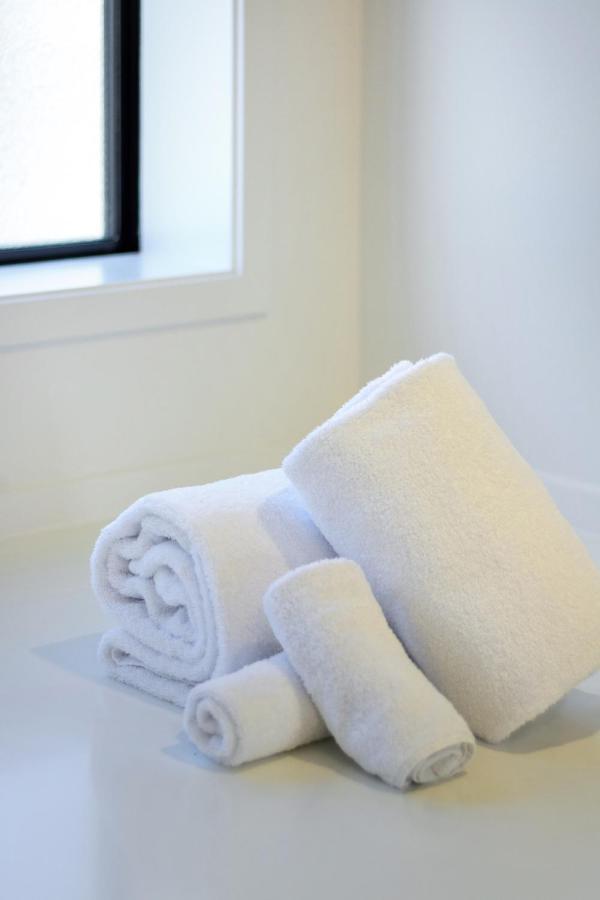 Central City Awaits 2 Bed 2 Bath With Carpark Крайстчърч Екстериор снимка